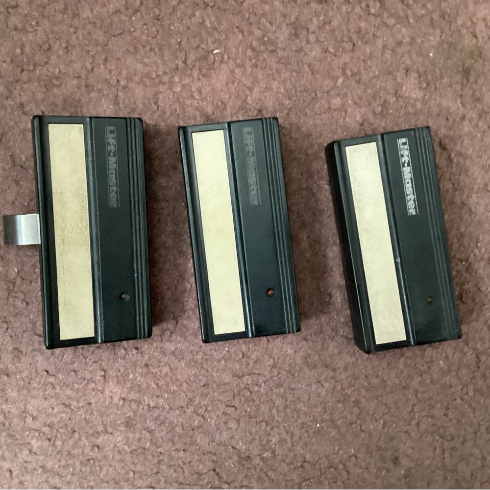 ***LiftMaster Single Button 61LM Garage Door Opener***